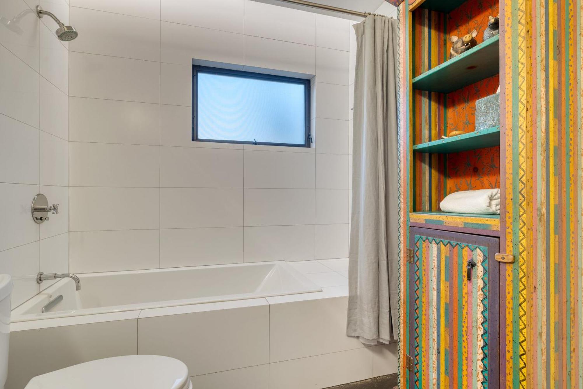 Holiday home Sundrenched By Avantstay Pool Mins To Old Town *
